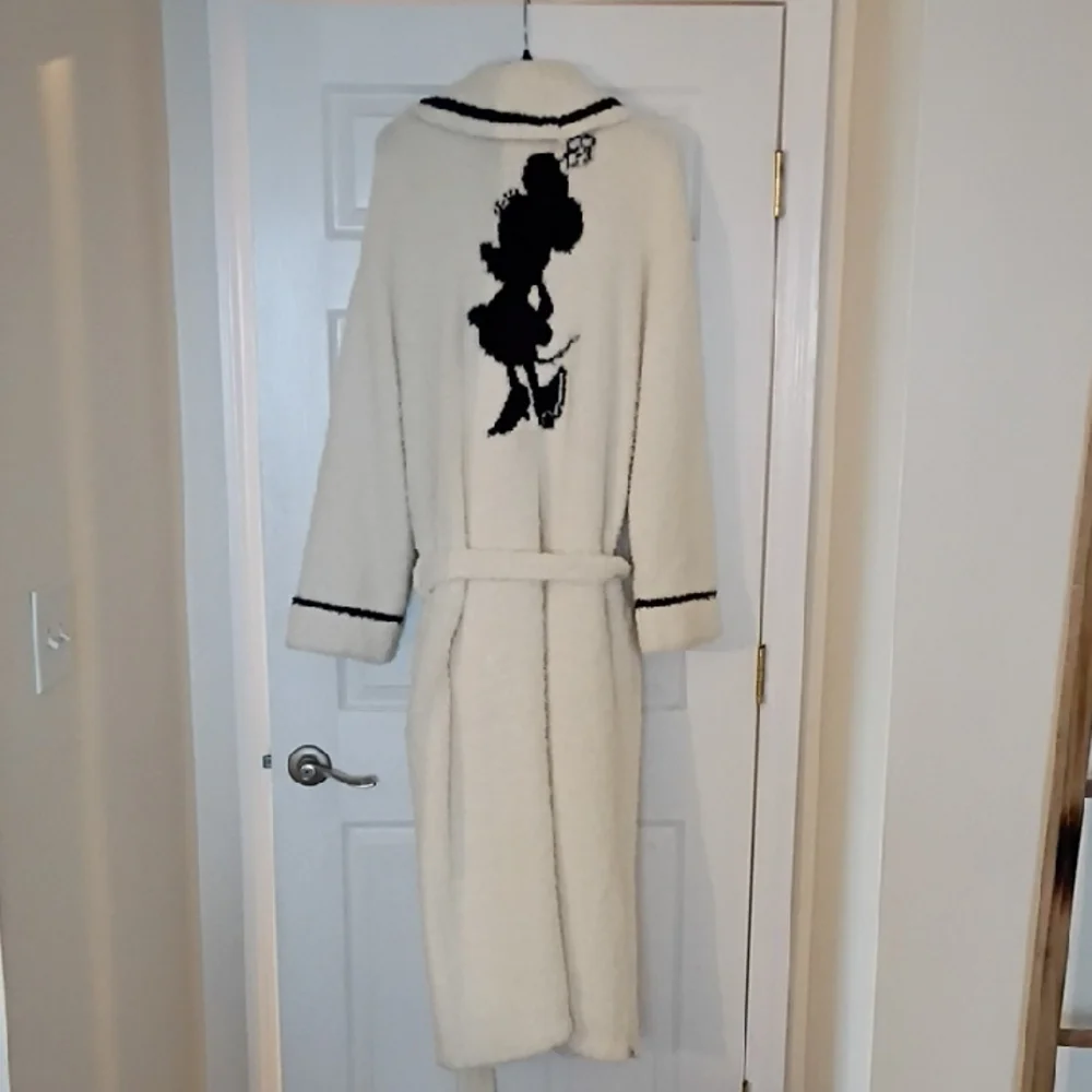Barefoot Dreams Cream Robe with Black Silhouette - Picture 1 of 10